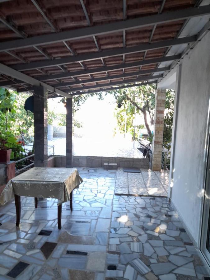 Mona'S Guesthouse ساراندا المظهر الخارجي الصورة
