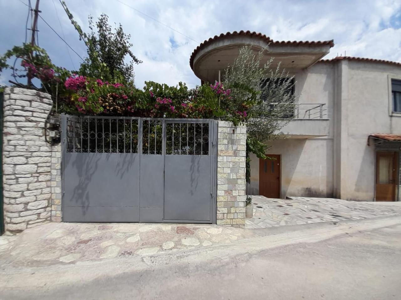 Mona'S Guesthouse ساراندا المظهر الخارجي الصورة