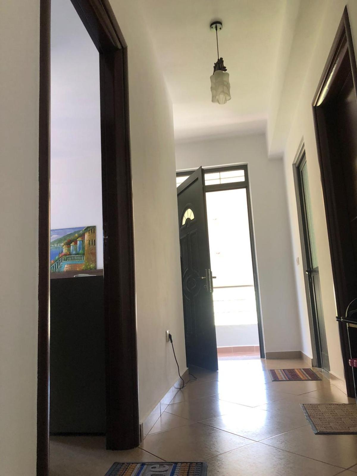 Mona'S Guesthouse ساراندا المظهر الخارجي الصورة