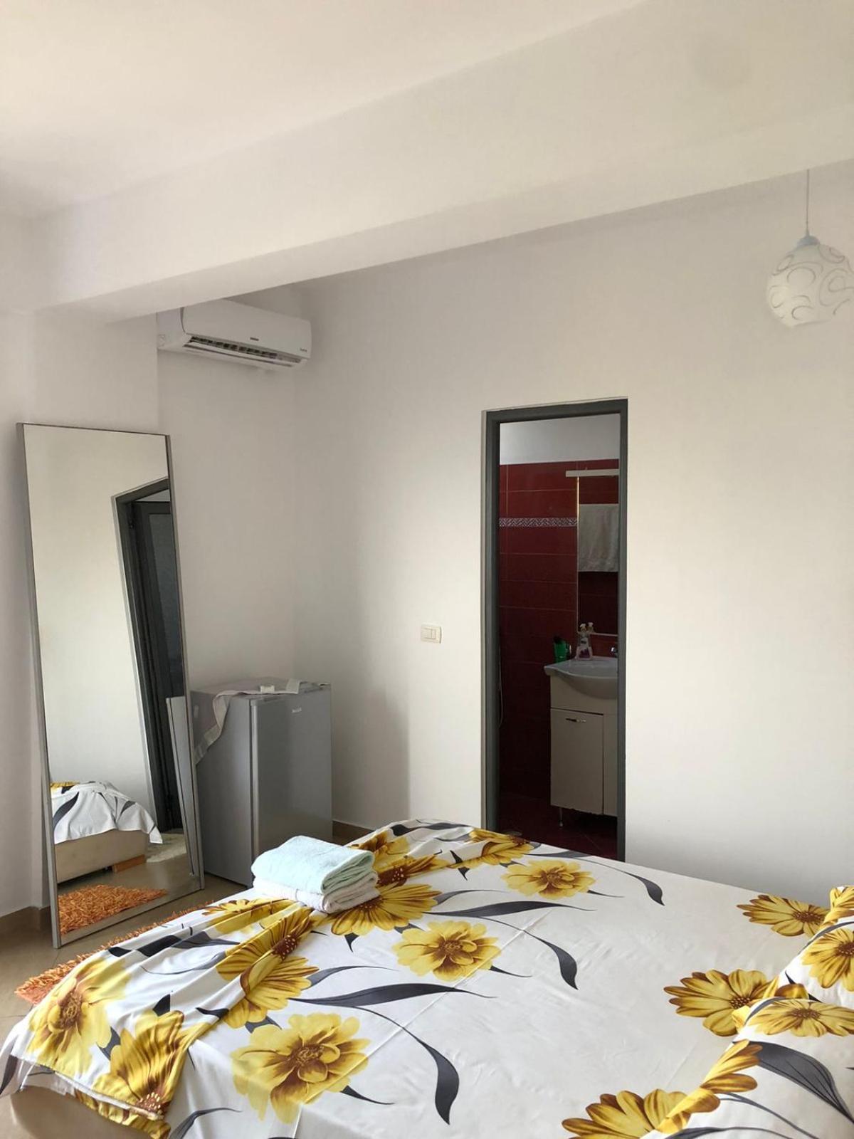 Mona'S Guesthouse ساراندا المظهر الخارجي الصورة