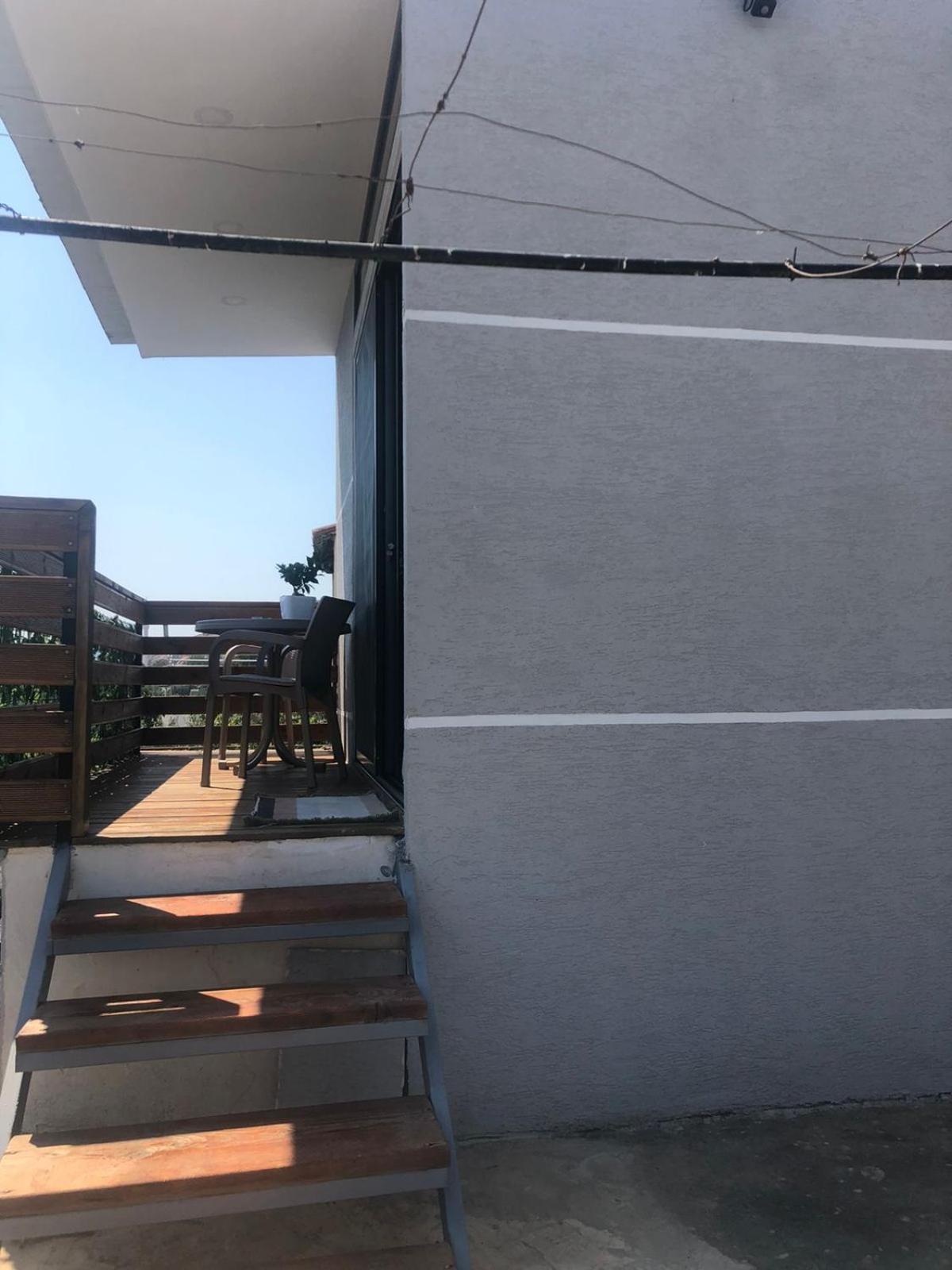 Mona'S Guesthouse ساراندا المظهر الخارجي الصورة