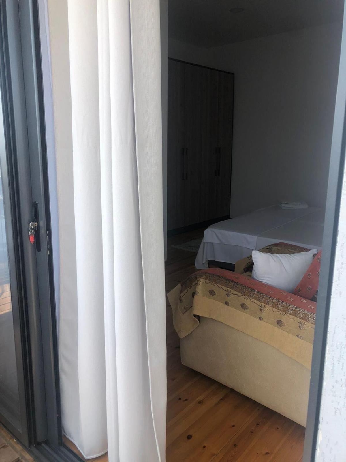 Mona'S Guesthouse ساراندا المظهر الخارجي الصورة