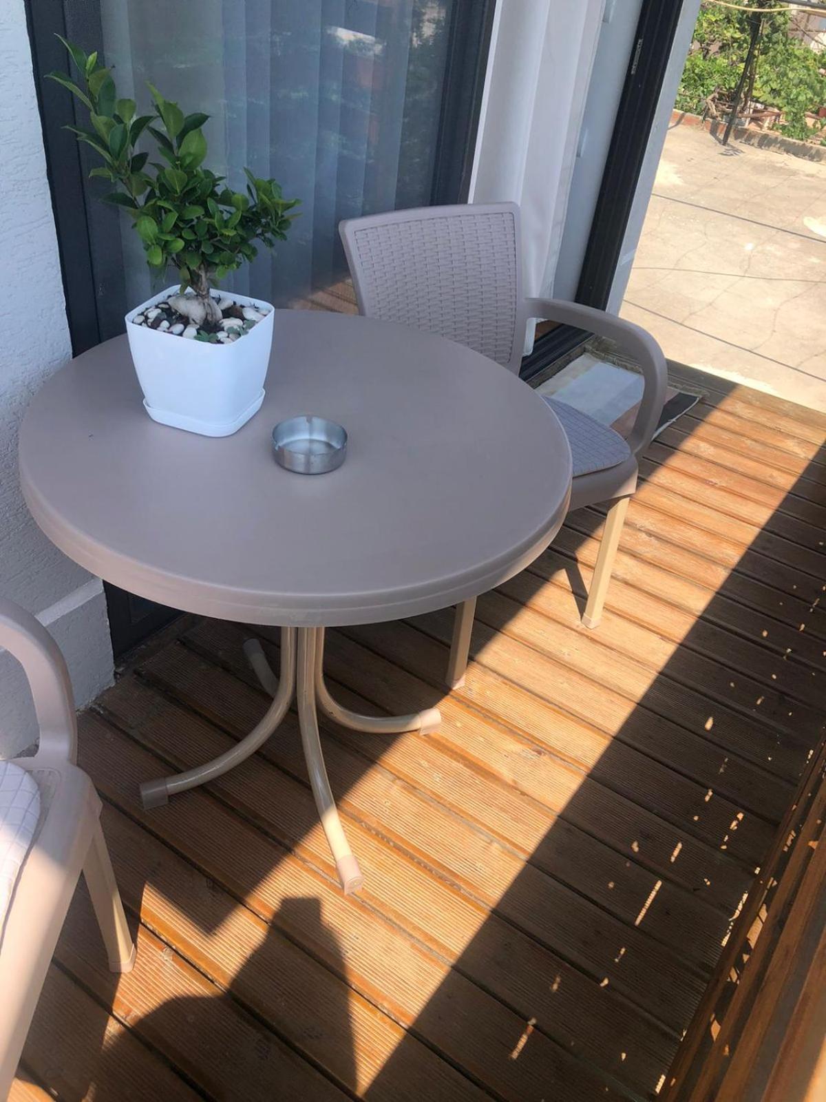 Mona'S Guesthouse ساراندا المظهر الخارجي الصورة