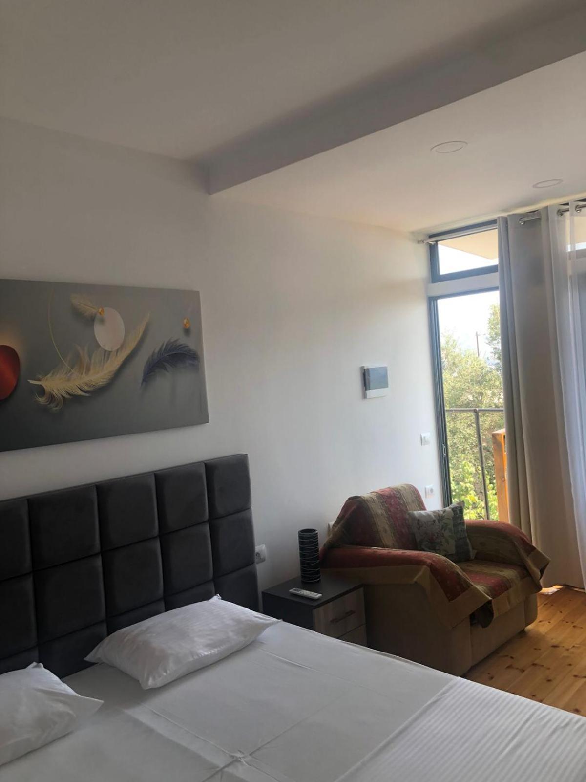 Mona'S Guesthouse ساراندا المظهر الخارجي الصورة